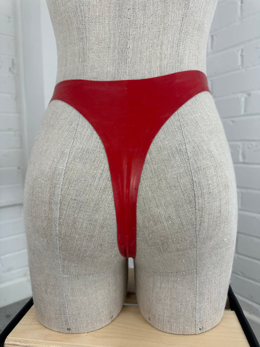 mitzi thong (no frills)