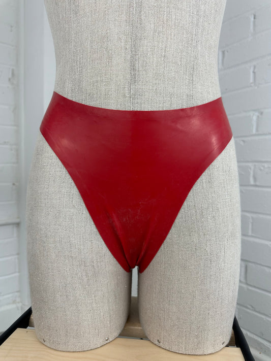 mitzi thong (no frills)