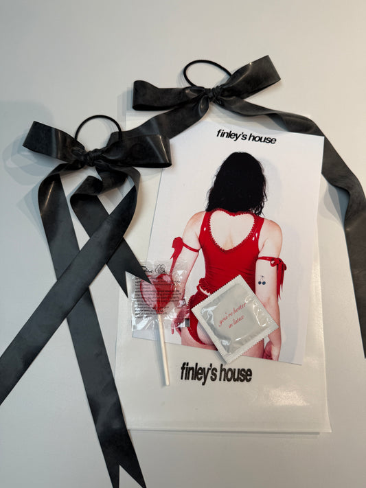 latex bow blind bag