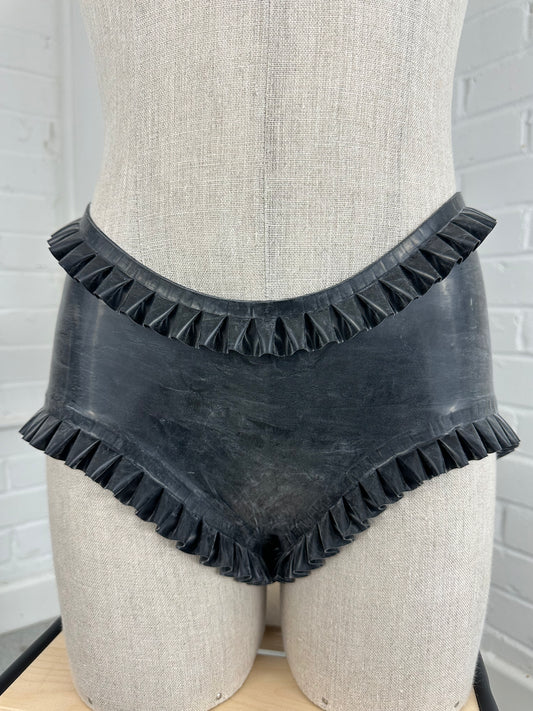 romi shorts