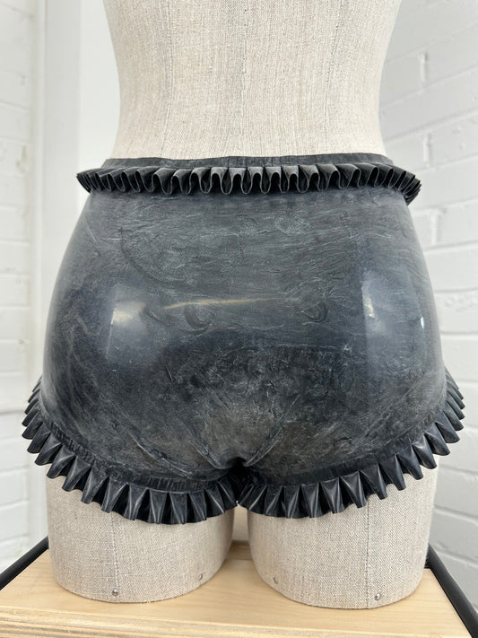 romi shorts
