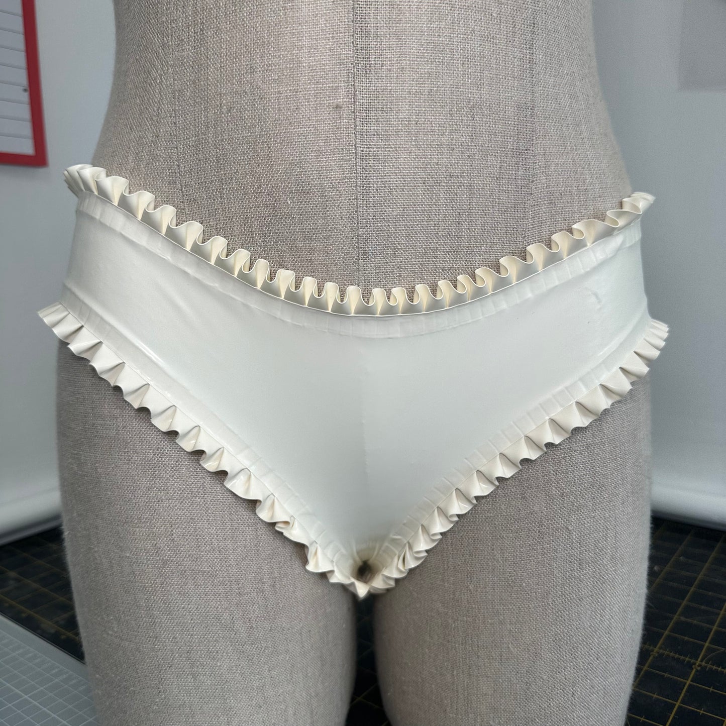 White Yasmine Ouvert Briefs