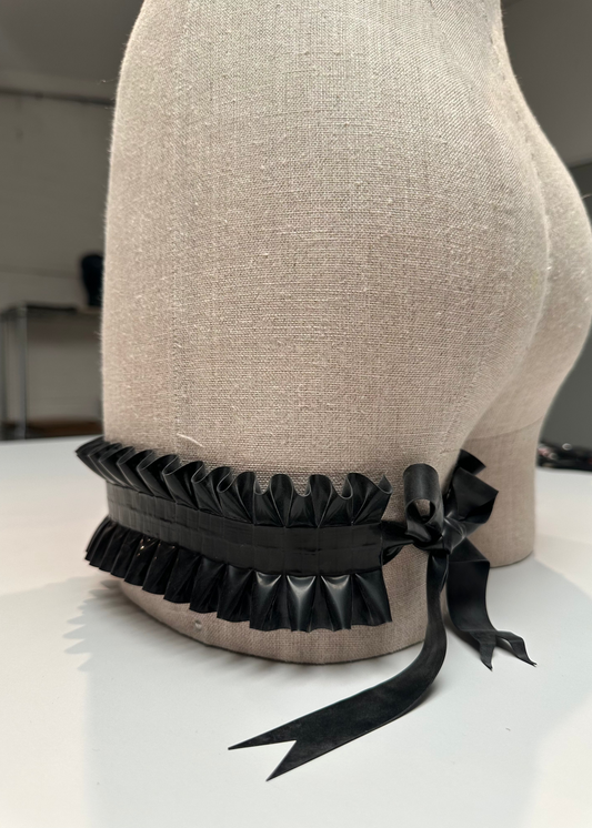 Frill Garter
